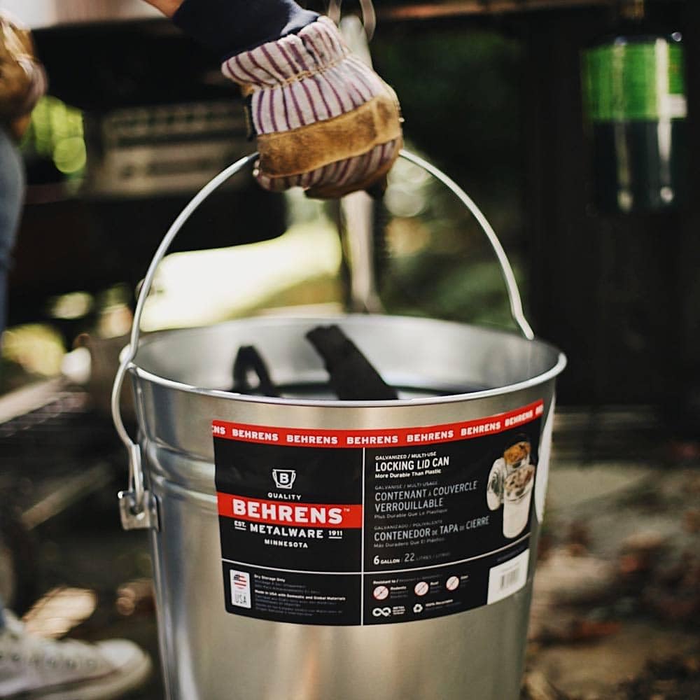 6 Gallon Galvanized Steel Storage Can or Waste Bin with Locking Lid K163