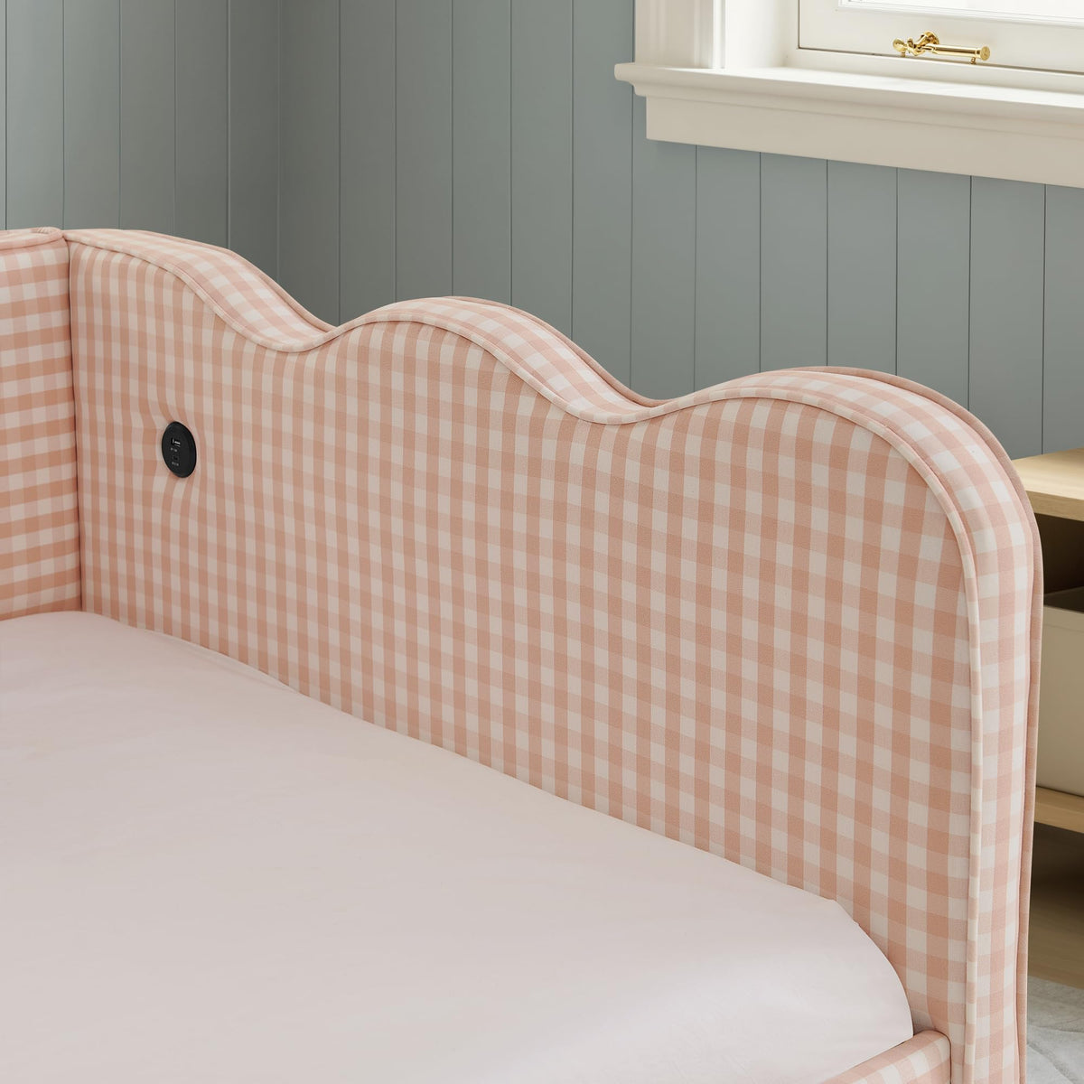 Twin Size Upholstery Daybed with Trundle and USB X59507