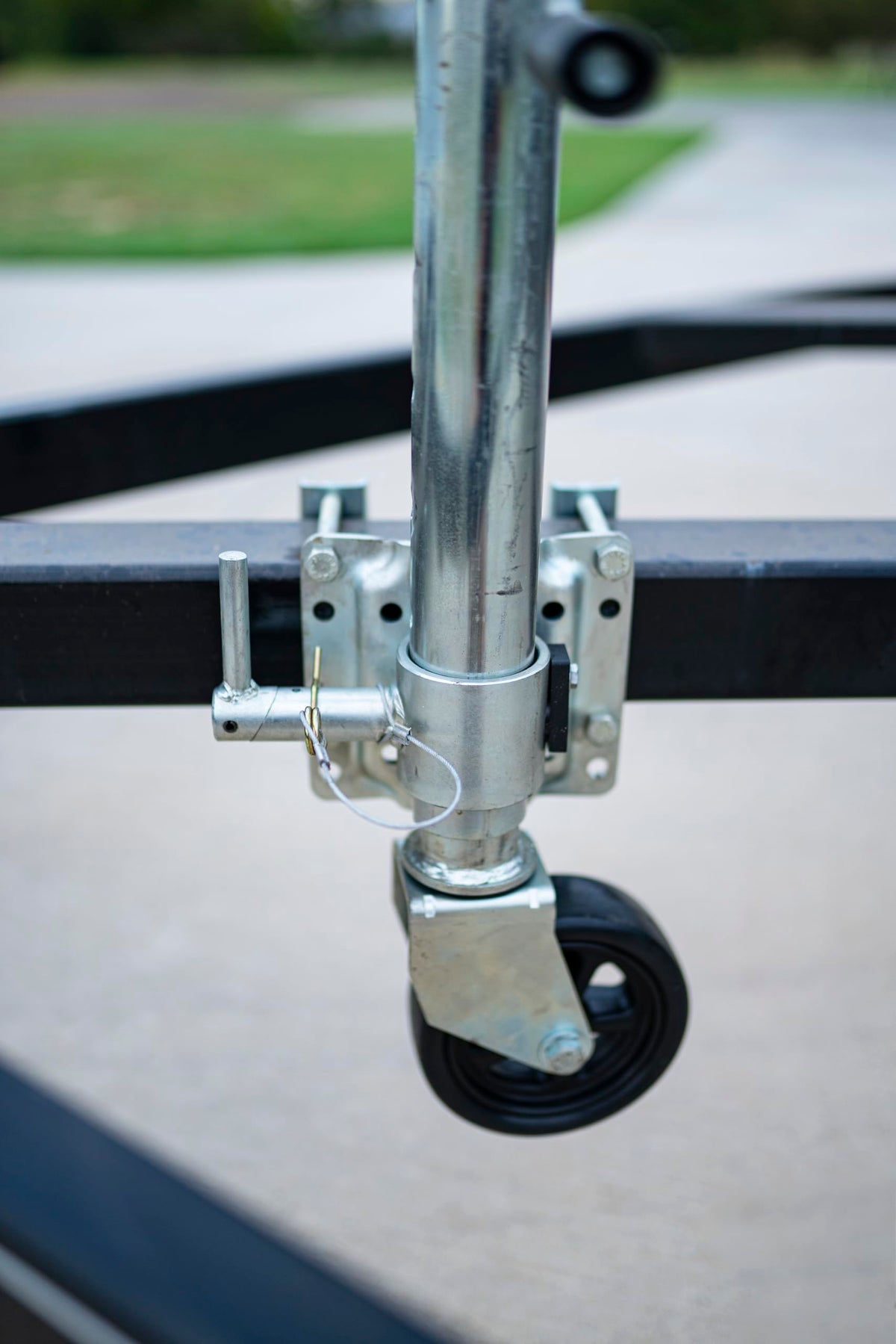 Trailer Jack with Wheel 1,500 lbs O7904